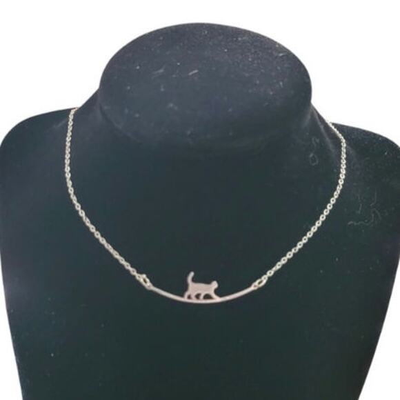 Cute cat walking silver tone minimalist necklace - Picture 2 of 3